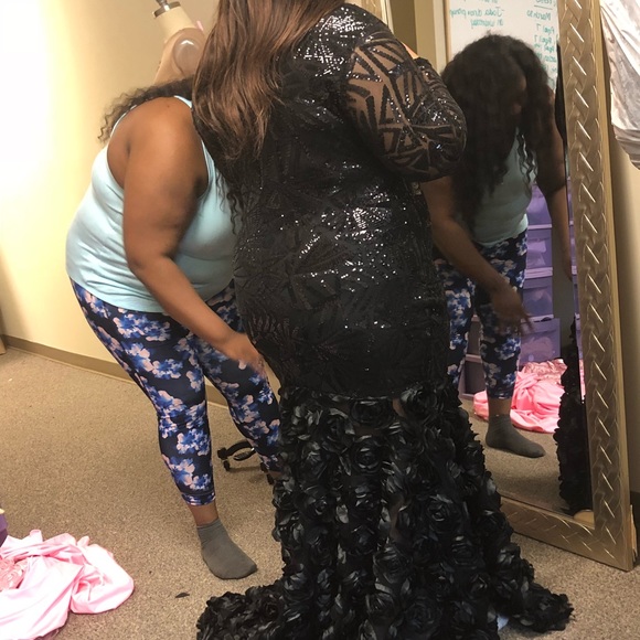 PROM/FORMAL DRESS - Picture 5 of 5